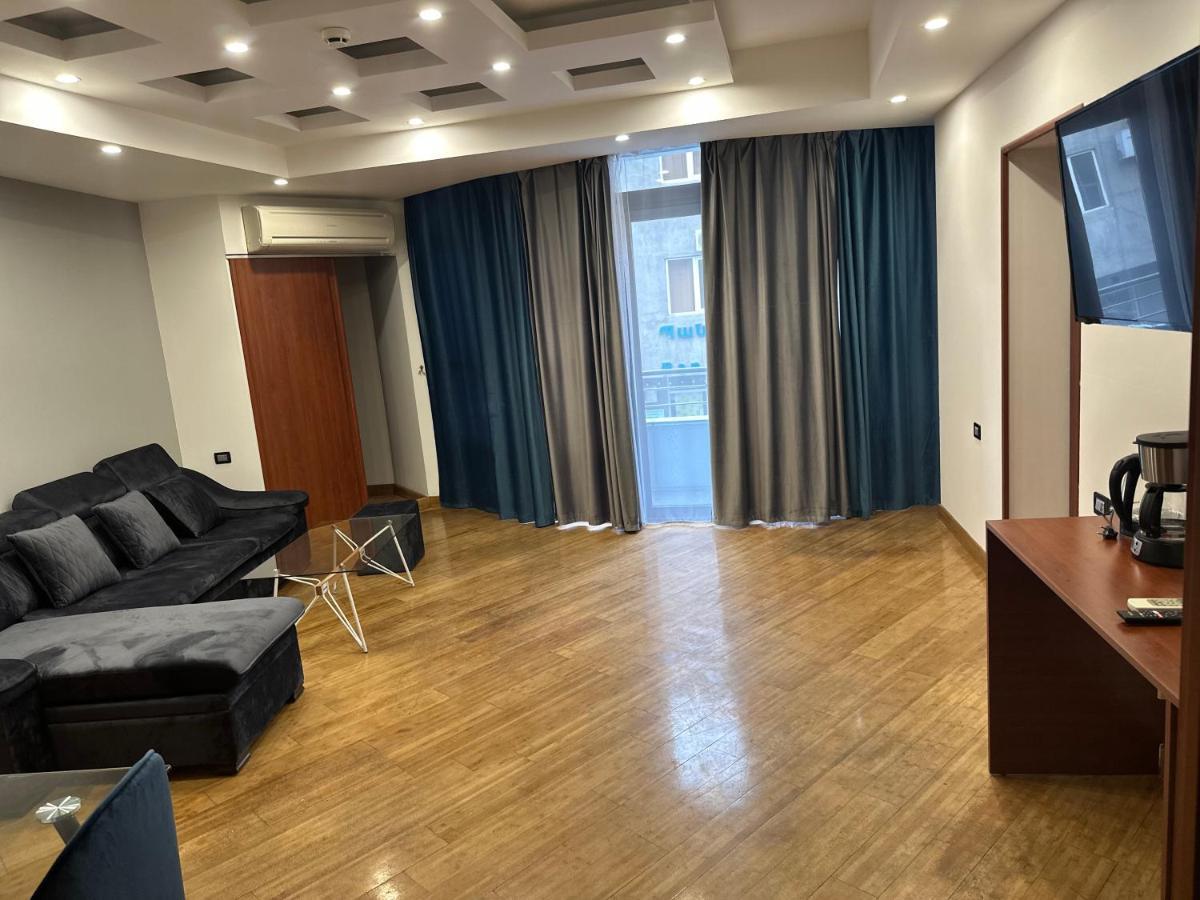 Friendly Hotel エレバン エクステリア 写真